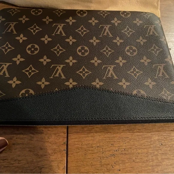 Louis Vuitton daily pouch - Picture 4 of 17